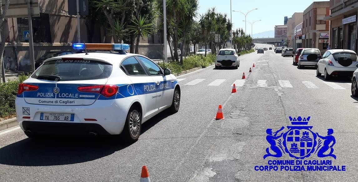 Cagliari, travolto da un’auto mentre attraversa la strada sulle strisce: finisce all’ospedale