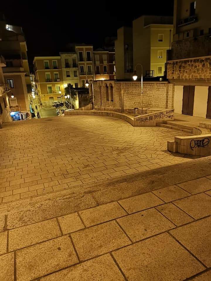 Cagliari, pugno duro di Truzzu contro i fracassoni della notte: “Ecco com’è adesso piazza Sant’Eulalia”
