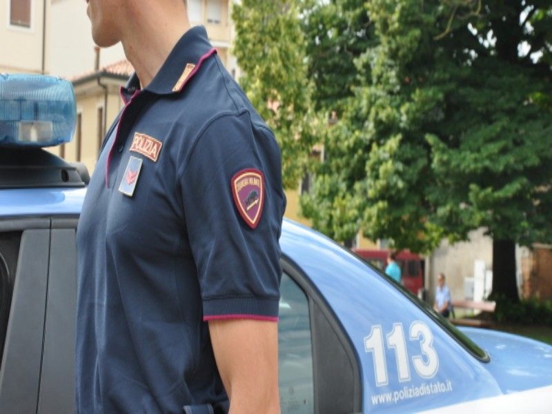 Cagliari, l’sos dei poliziotti: “Usiamo gli stessi vestiti dell’anno scorso con 40 gradi”
