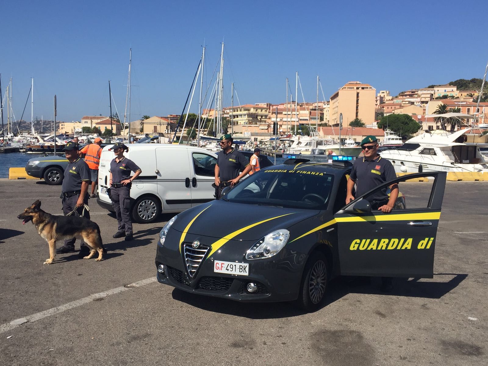 Olbia, scende dalla nave con 14 ovuli nello stomaco: arrestato corriere della droga nigeriano
