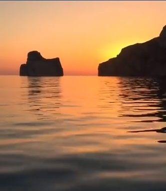 La Sardegna che lascia senza fiato: la magia del tramonto sul mare a Masua -VIDEO