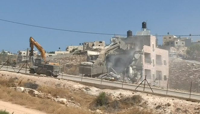 Israele ha iniziato la demolizione di decine di case di palestinesi a sud di Gerusalemme