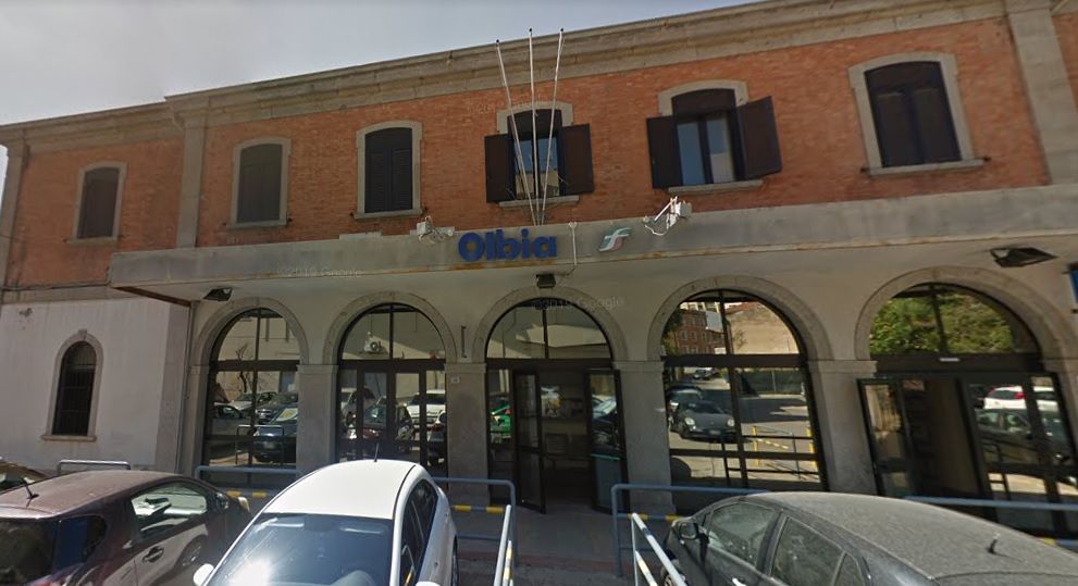 Scappa dalla comunità e fa 270 chilometri per andare dalla nonna a Olbia: minorenne rintracciato dai poliziotti