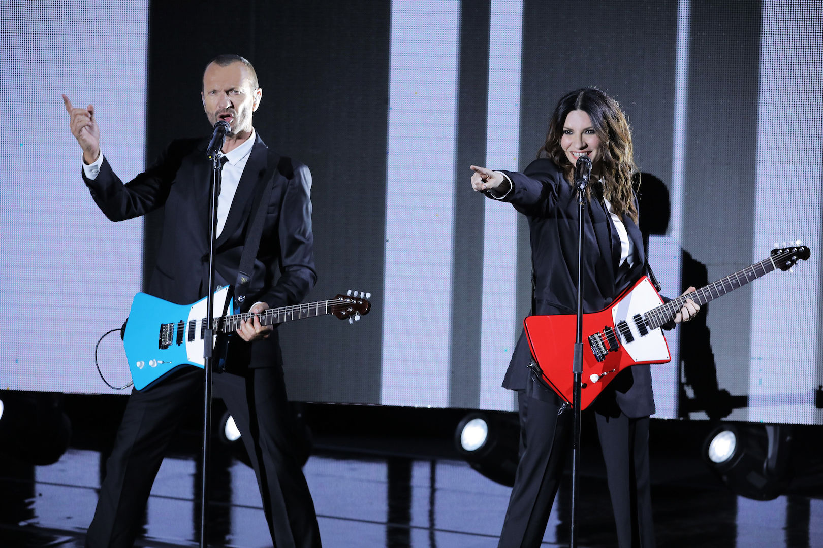 Laura Pausini e Biagio Antonacci in concerto alla Fiera di Cagliari