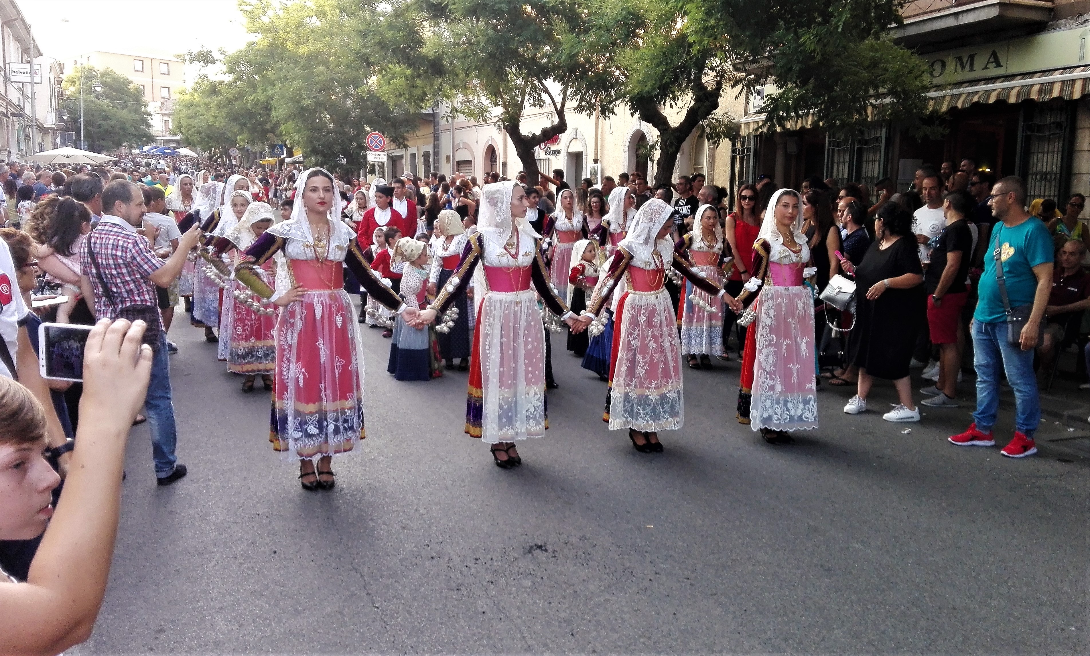 Da tutto il mondo e dall’Isola in amicizia e allegria con il 34° Ittiri Folk Festa
