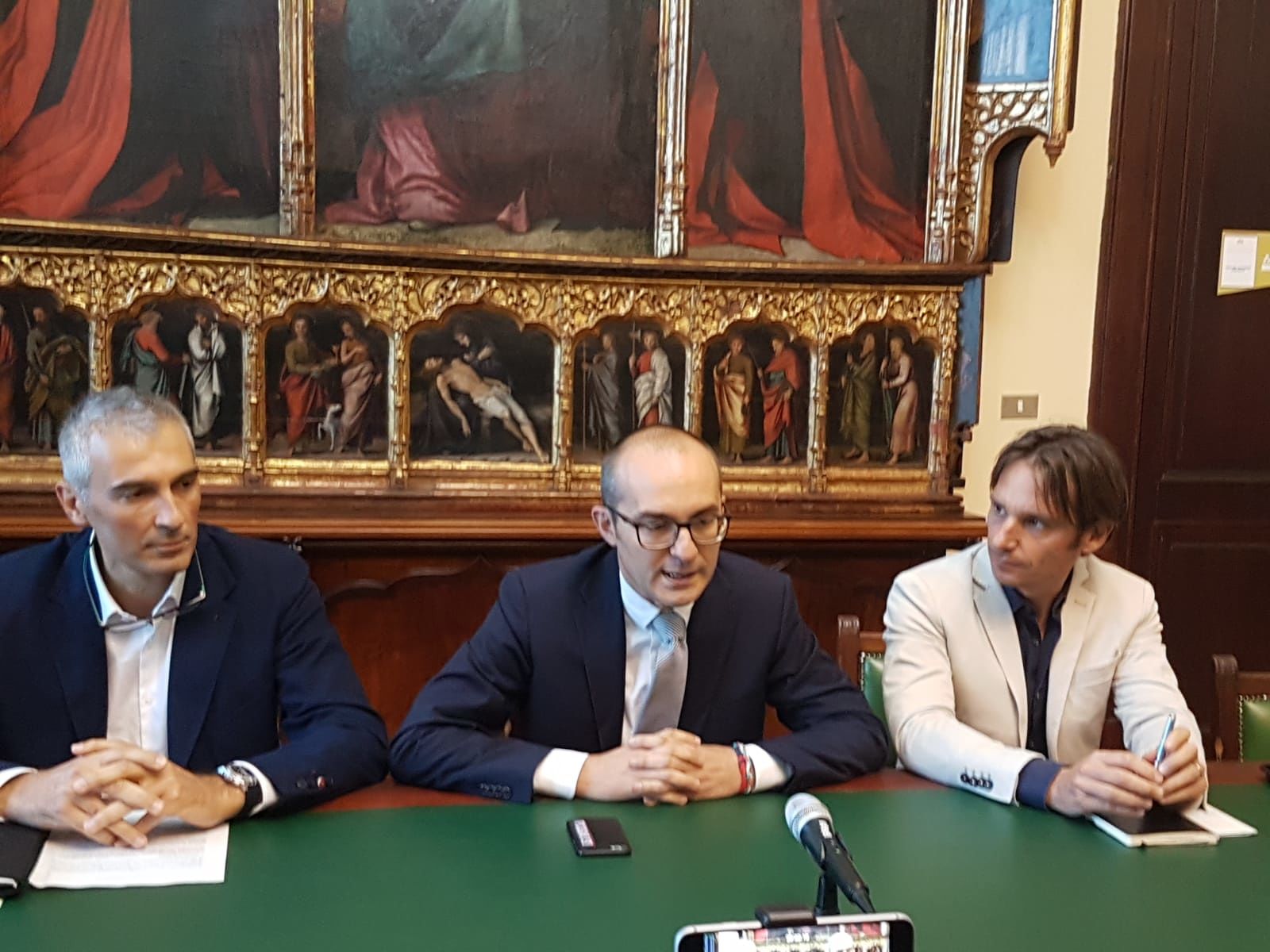 Caos rifiuti, Truzzu: “Pubblicheremo le foto degli incivili che sporcano Cagliari”