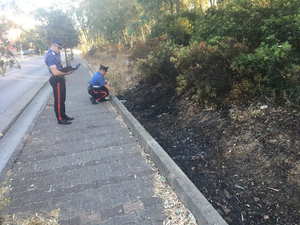 Carbonia, provoca un incendio ma viene scoperto da un cittadino: arrestato piromane 44enne