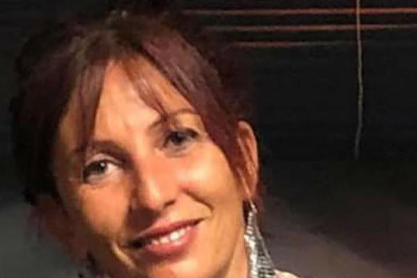 “Ti ricordi di me?”, e ammazza l’ex moglie Deborah in un karaoke di sangue