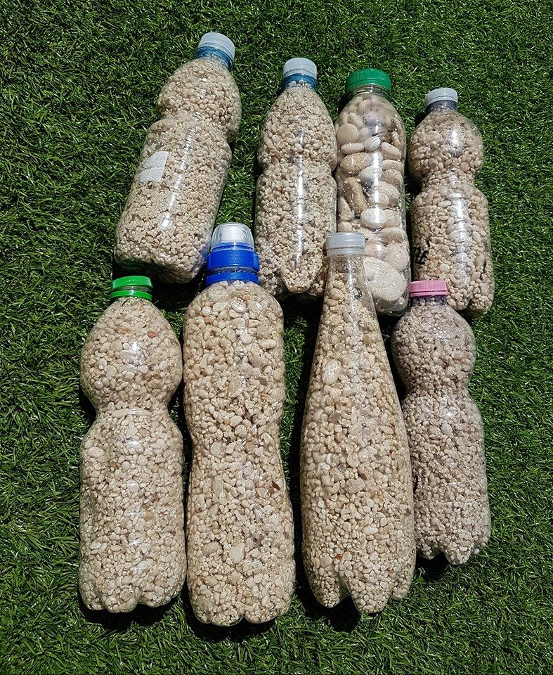 Famiglia di turisti spagnoli a Cala Mariolu: “Sabbia e sassi della vostra spiaggia? Servono per l’acquario”