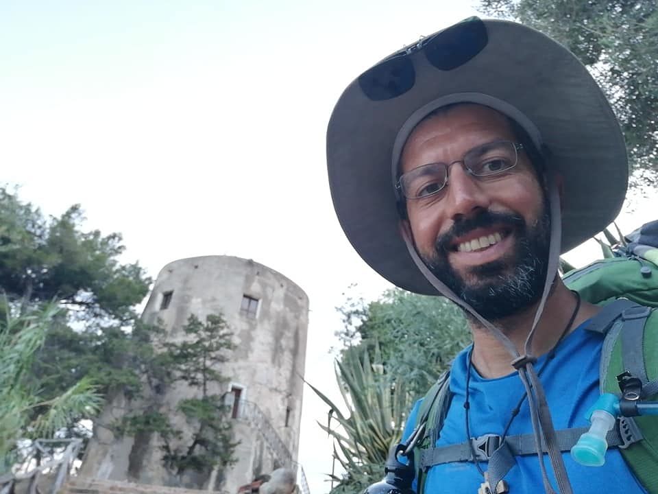 Selargius, la sfida di don Lorenzo: “Giro tutta la Sardegna a piedi chiedendo a Dio di proteggerla”