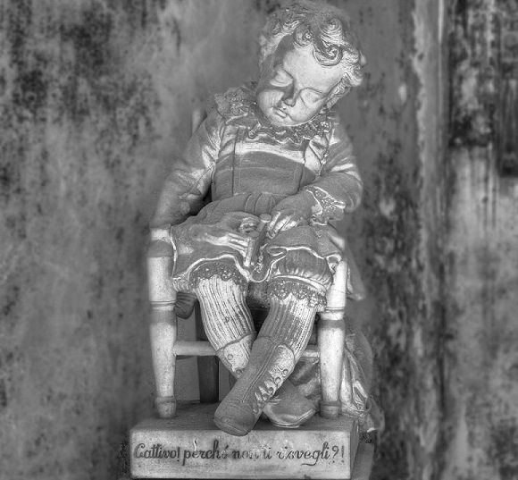 Monumenti in pericolo a Cagliari, rischia di sparire la statua di Efisino Devoto a Bonaria