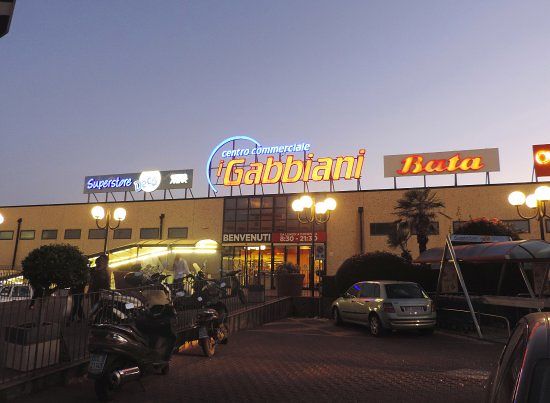 Dramma a Capoterra: trovato il cadavere di un uomo vicino al centro commerciale i Gabbiani