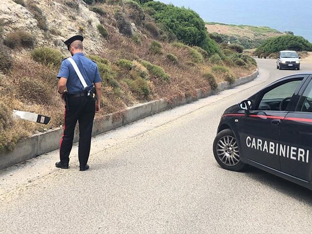 Festa in spiaggia a Porto Paglia, un ragazzo riverso a terra dolorante: “Sono stato aggredito”