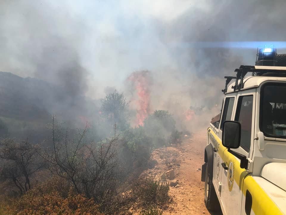 Fuoco “maledetto” in Sardegna: tre grossi incendi a Sinnai, Villacidro e Orosei