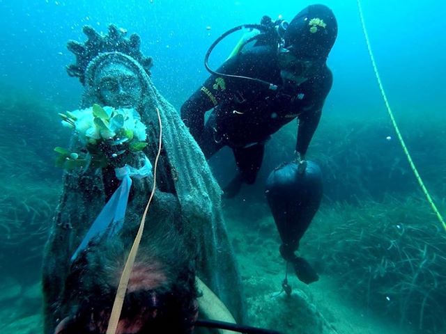 Carabinieri subacquei a Pula per la Madonna di Nora: la spettacolare immersione