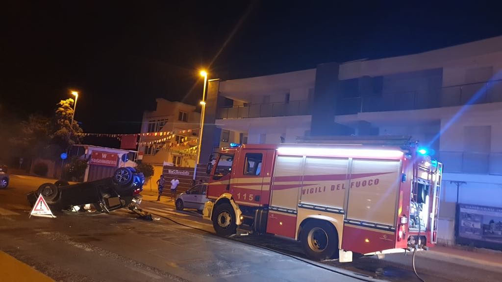 Quartu, pauroso incidente in via San Benedetto: auto si ribalta, ferito un giovane