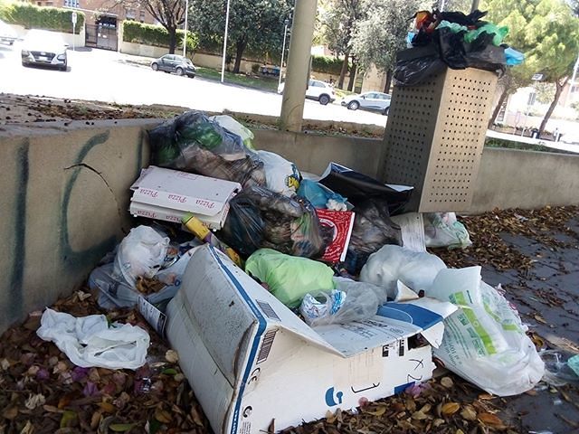 Emergenza spazzatura anche a Genneruxi: “Puzza in aumento: sindaco Truzzu, ora però intervenga”