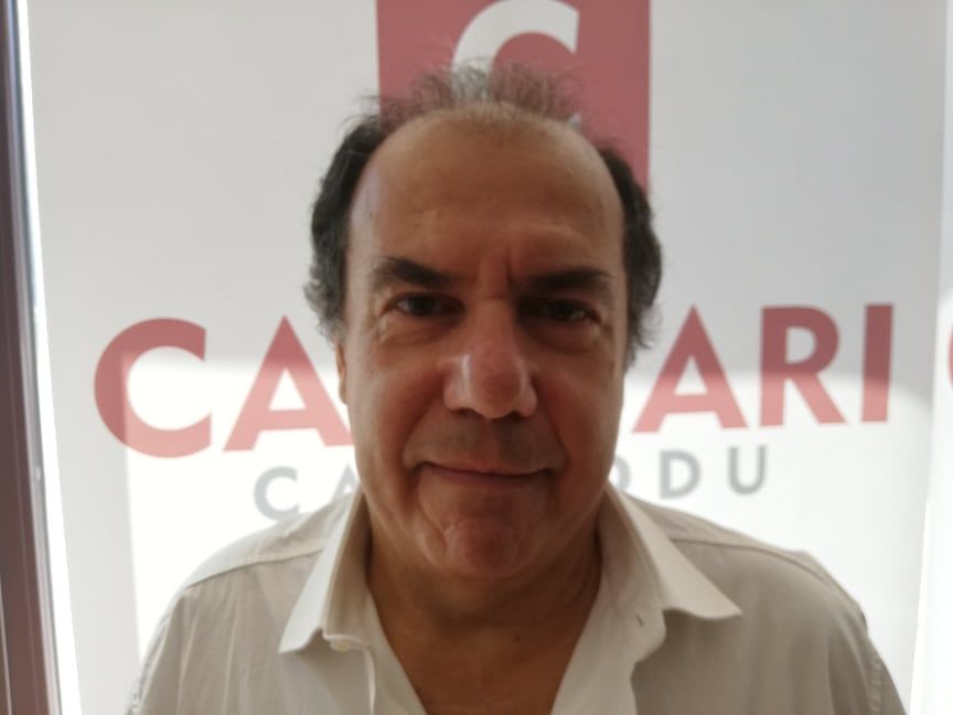 Cagliari, scarpette bianche sulla scalinata del Bastione: “I bambini non si toccano”