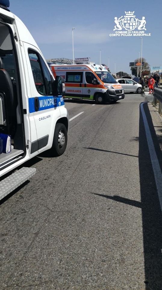 Cagliari, grave incidente con feriti tra viale Monastir e via Ticca: sul posto ambulanza e Polizia