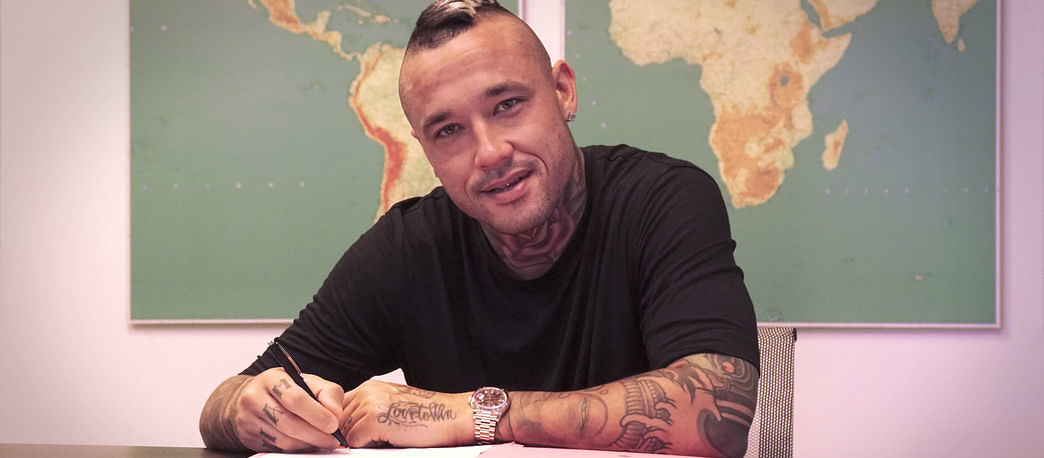 È ufficiale, Radja Nainggolan ritorna al Cagliari: “Ha ascoltato il suo cuore”