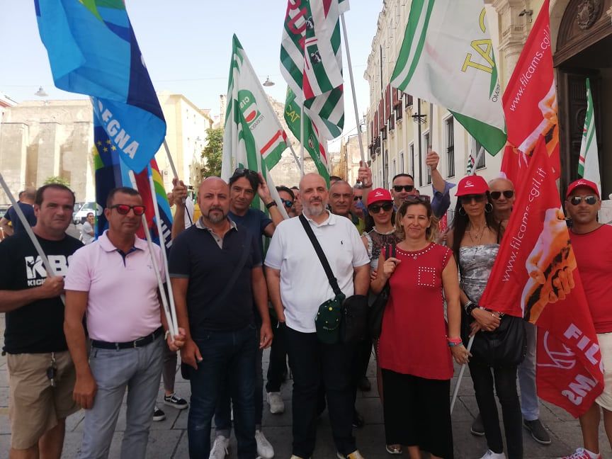 L’sos delle guardie armate di Cagliari: “Rischiamo la vita per 1200 miseri euro al mese”