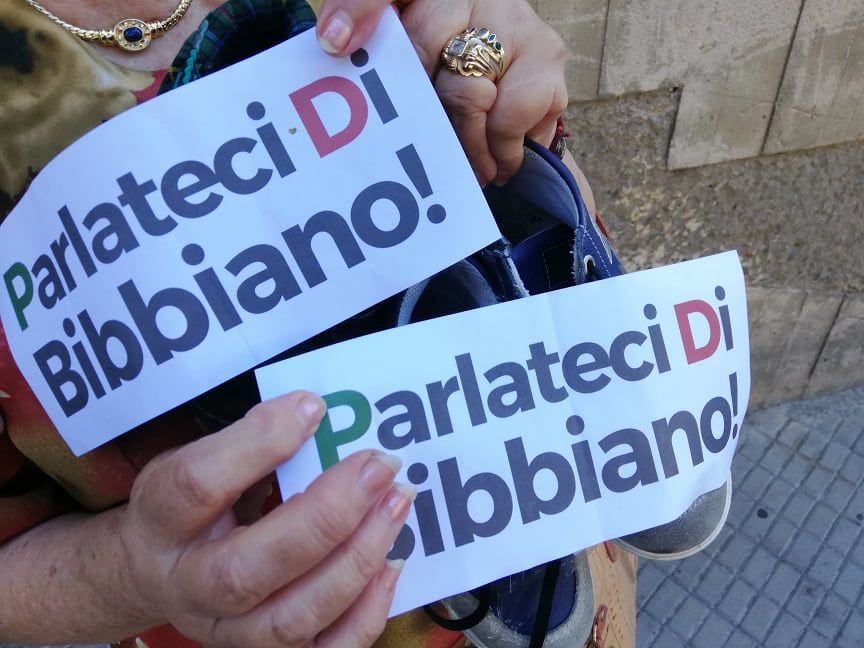 Cagliari, le lacrime di nonna Antonia: “Non vedo i miei nipotini da tre anni”