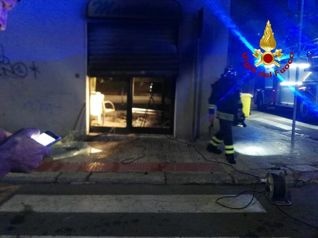 Cagliari, incendio in una macelleria a Is Mirrionis: indagini in corso