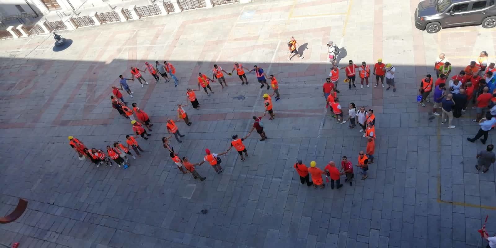 Cagliari, lavoratori del Porto Canale disperati: “Mattarella, aiutaci tu”