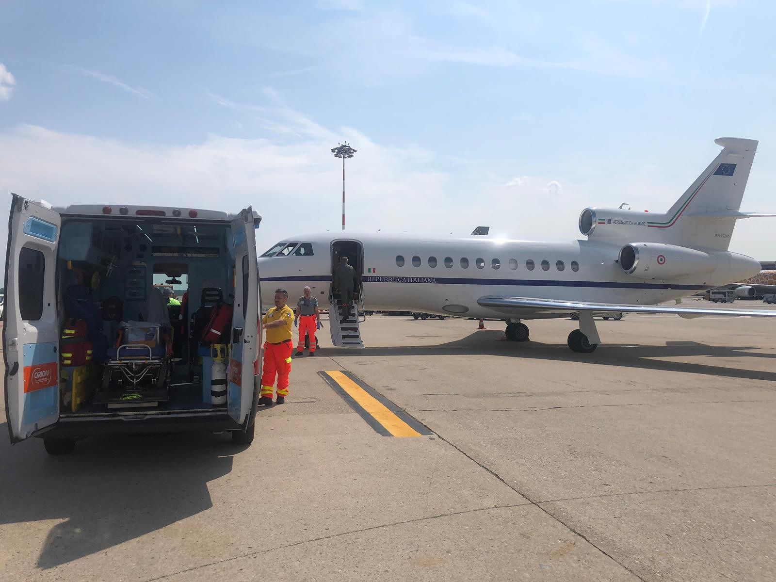 Da Cagliari a Milano, volo sanitario d’urgenza per un bebè di 20 giorni