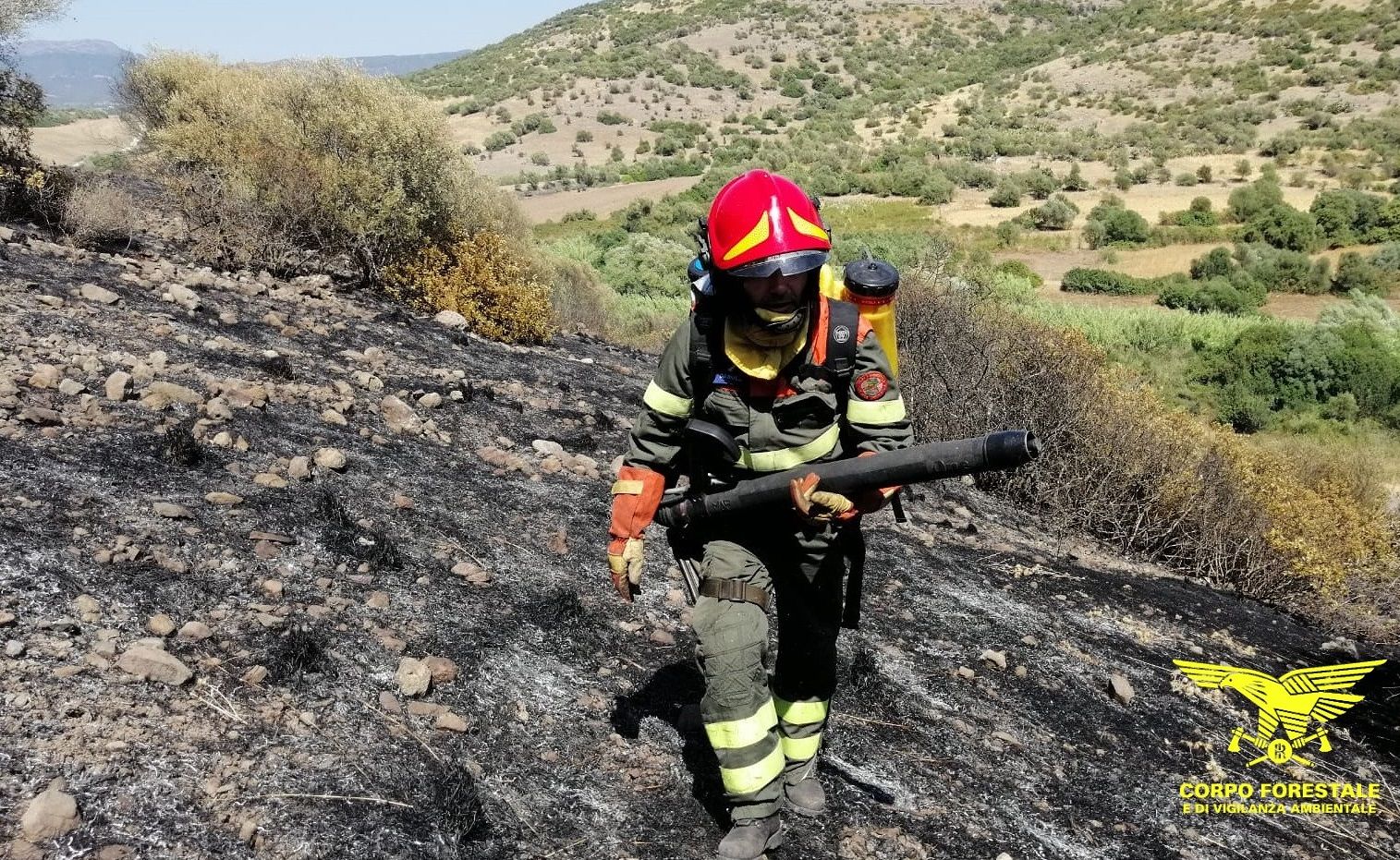 La Sardegna continua a bruciare, incendi a Burgos e San Nicolò Gerrei