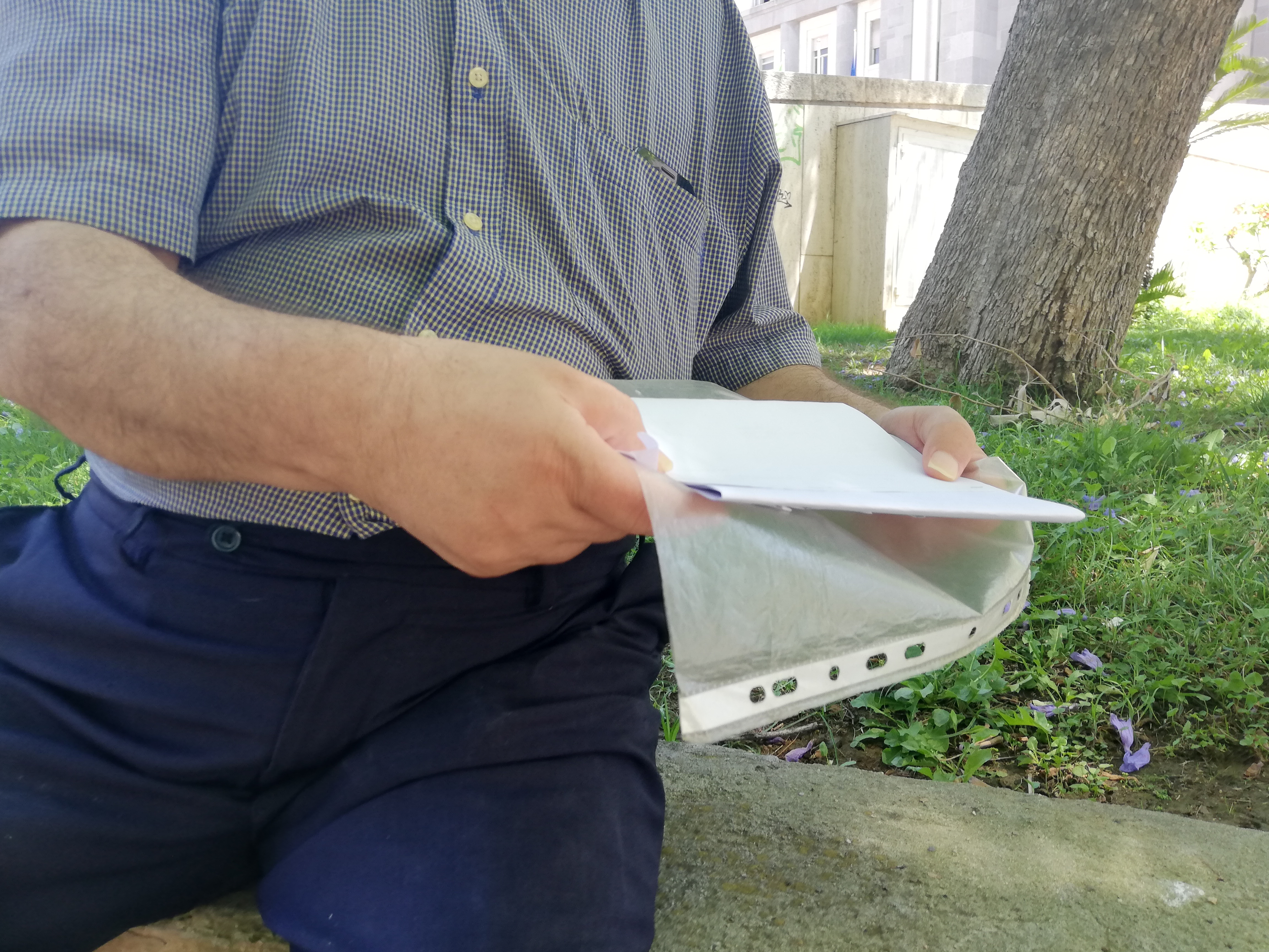 Cagliari, nonno alleva i nipoti ‘abbandonati’ dal padre: “Ora l’Inps rivuole indietro 38mila euro”