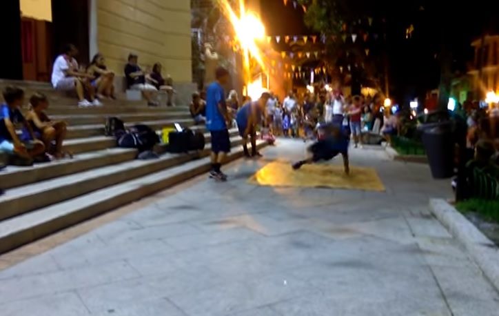 La break dance? “Può essere pericolosa”, a Villasimius esibizioni vietate in piazza Incani