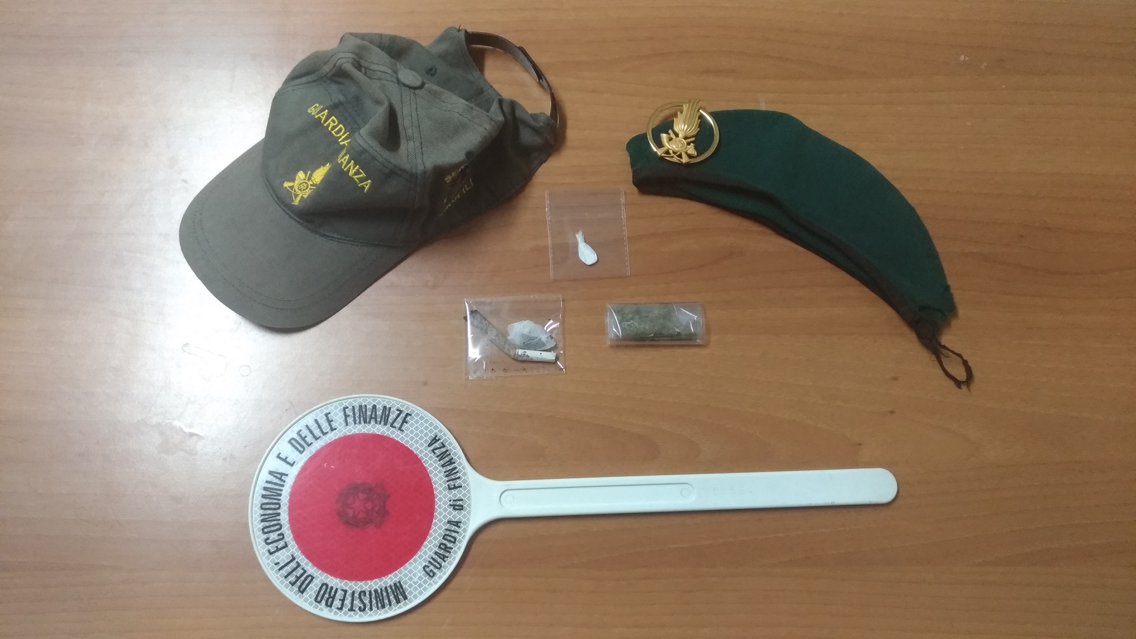 Ferragosto “da sballo” al Poetto: droga sequestrata, segnalate otto persone