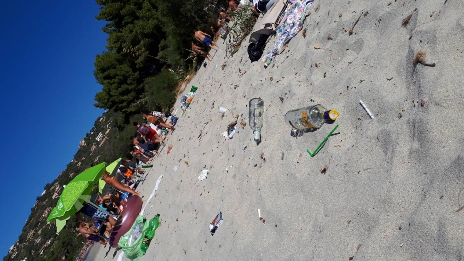 La “grande schifezza” di Ferragosto in Sardegna, Genn’e Mari è una discarica
