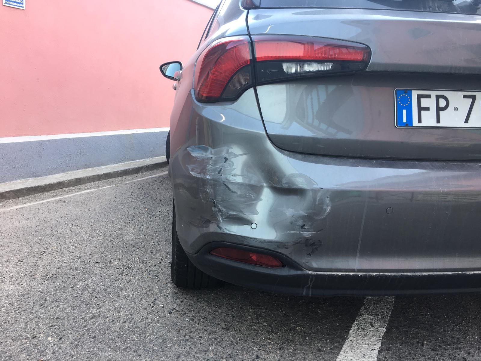 Incidente con “fuga” sulla 554: “La mia auto tamponata, aiutatemi a trovare il pirata della strada”