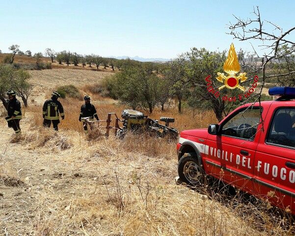 Tragedia in Sardegna, agricoltore 70enne muore schiacciato dal trattore