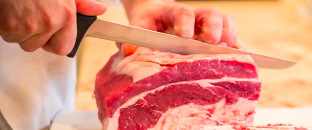 La carne in Italia costa il 20% in più che nell’UE: è ormai diventata un prodotto di lusso