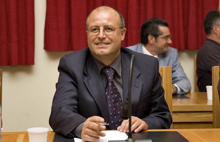 Capoterra, la risposta del presidente Mallus: “Richieste di convocazioni seriali, persino sotto Ferragosto…”