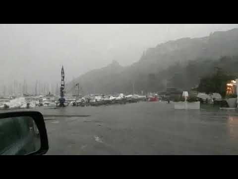 Maltempo a Cagliari, la tempesta al porticciolo di Marina Piccola