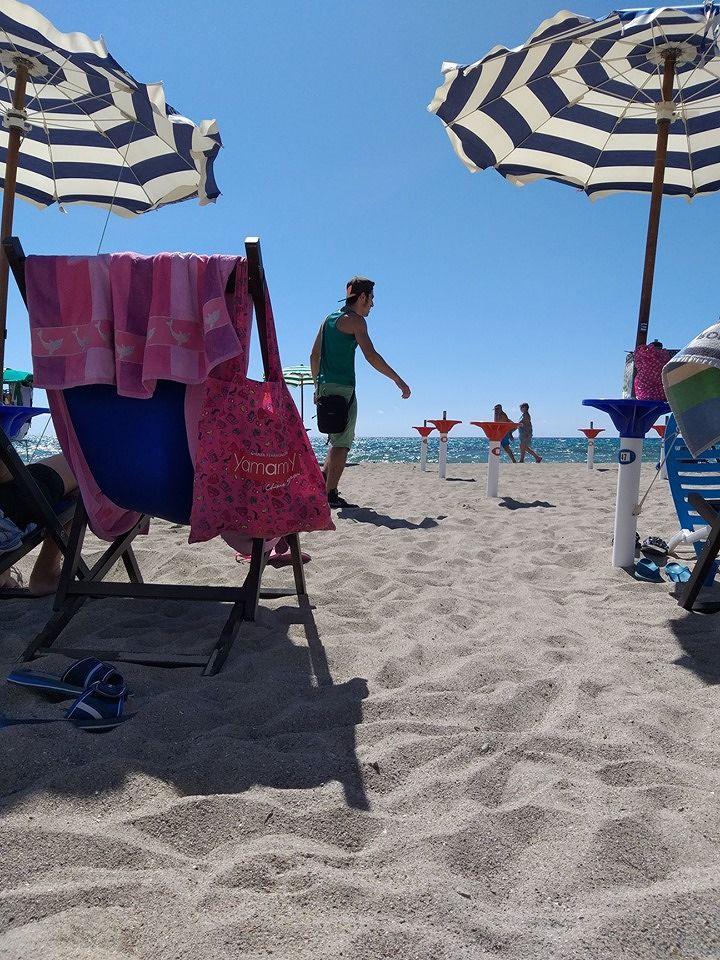 Poetto, colletta per la multa al parcheggiatore abusivo: “Grazie, ma dico no: date quei soldi in beneficenza”