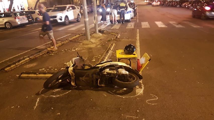Cagliari, schianto nel Largo: ferito un giovane portapizze, portato in ospedale