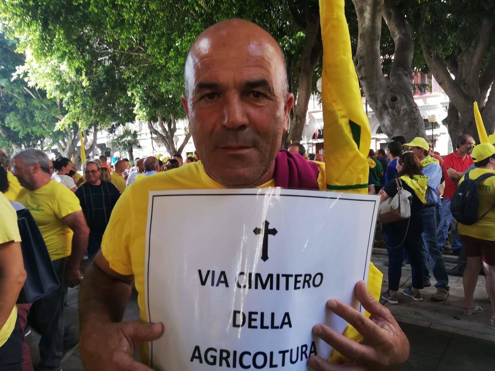 Le lacrime di Fabrizio, allevatore sardo: “Dopo 50 anni di duro lavoro non avrò la pensione”