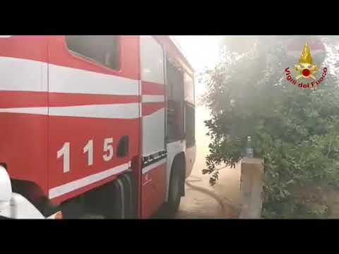 Sestu, maxi incendio dentro un centro commerciale: evacuati parcheggi, persone e altre attività (VIDEO)
