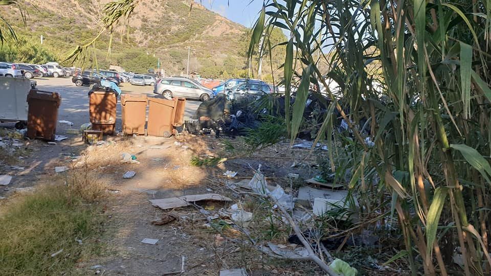 “Guardate lo scempio a 20 metri dalla spiaggia di Tuerredda: quando puniremo gli incivili?”