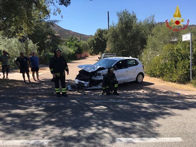 Olbia, bruttissimo incidente ad Azzanì: ferite due donne nello schianto, una è grave