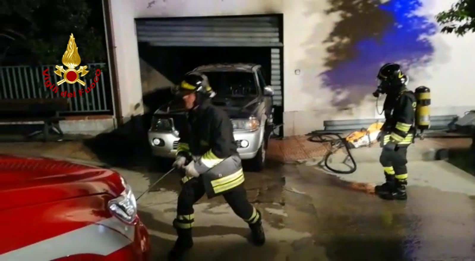 Muravera, fiamme in un garage: auto coinvolta nel rogo