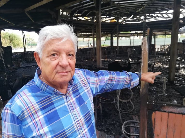 Cagliari, le lacrime di Giancarlo Congiu: “Scaccomatto y sueno distrutta dal fuoco, una tragedia”