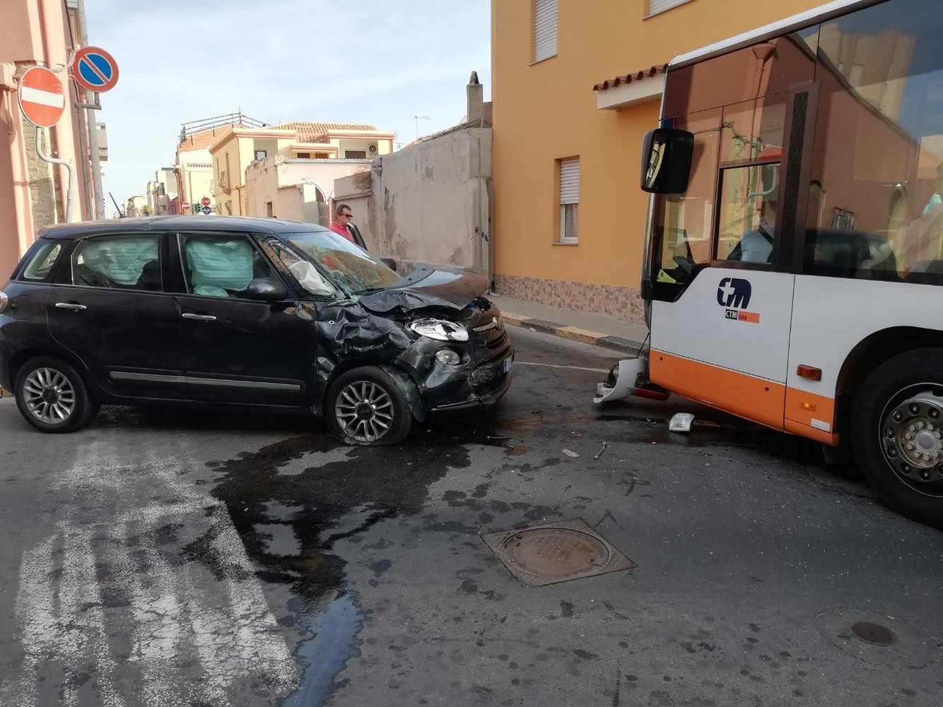 Incidente a Quartu: scontro tra un’auto e un bus del Ctm
