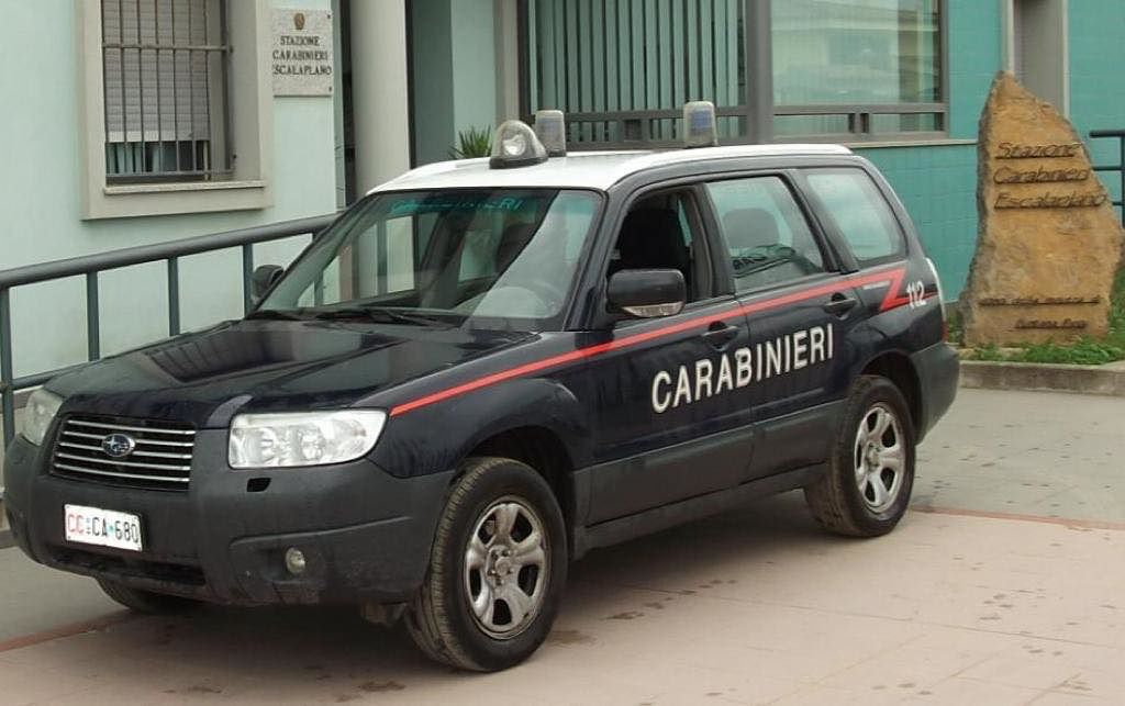 Escalaplano, minaccia e aggredisce i carabinieri: in manette 46enne