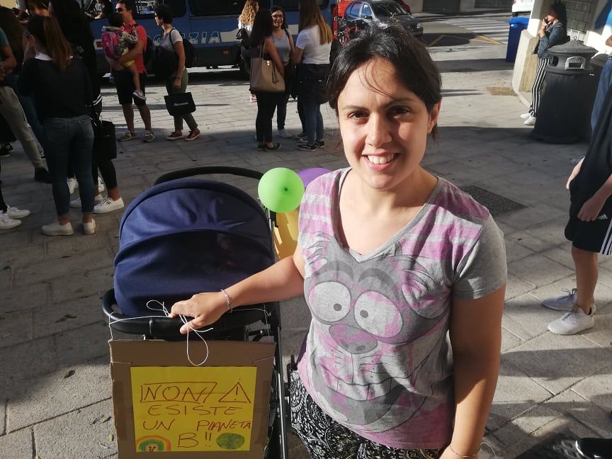 Claudia, neomamma di Sinnai: “Sono fan di Greta, riciclo tutto e vado a lavoro in metropolitana”